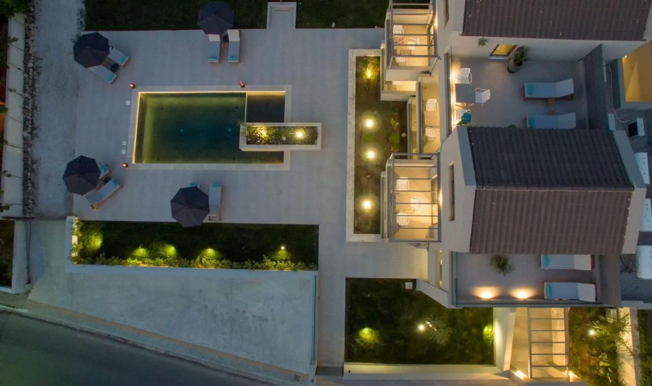 Eleanthi Modern Living Apartment Galatas  Bagian luar foto